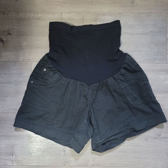 Bundle maternity shorts size medium - Picture 7 of 8